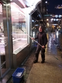 Lavage de vitrine de magasin